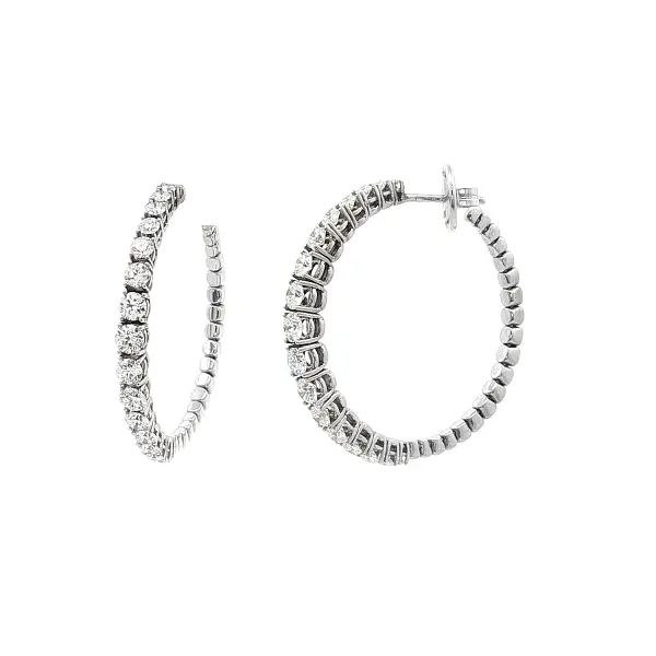 Vòng tai tròn bằng vàng đính kim cương