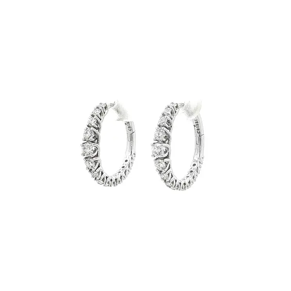 Vòng tai tròn bằng vàng đính kim cương