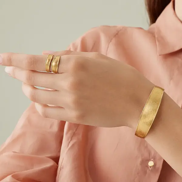 Vòng tay vàng Marco Bicego Lunaria