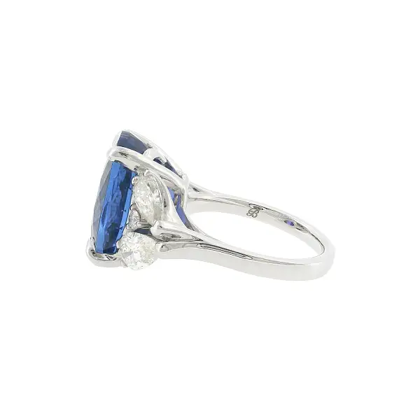 Nhẫn cao cấp với tanzanite tự nhiên 13,35 ct và kim cương bằng vàng trắng