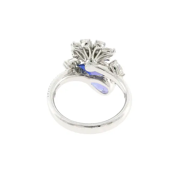 Nhẫn cao cấp với tanzanite tự nhiên 4,78 ct và kim cương bằng vàng trắng