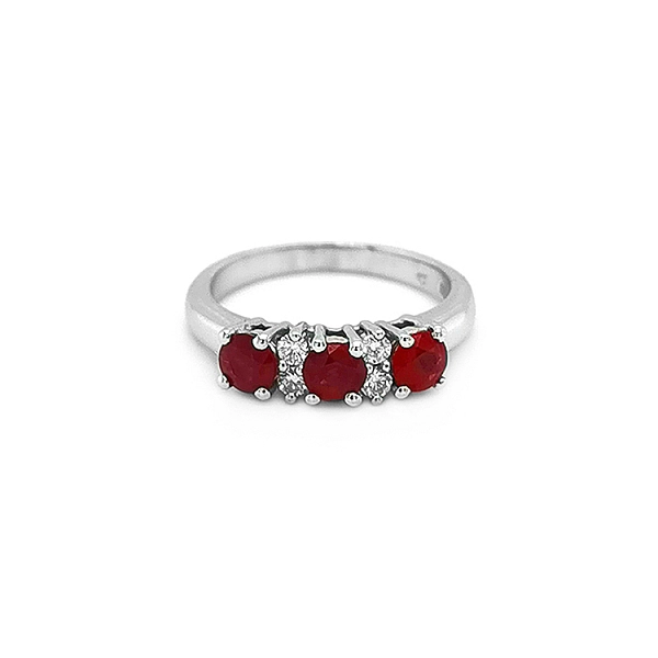 Nhẫn vàng đính ruby và kim cương