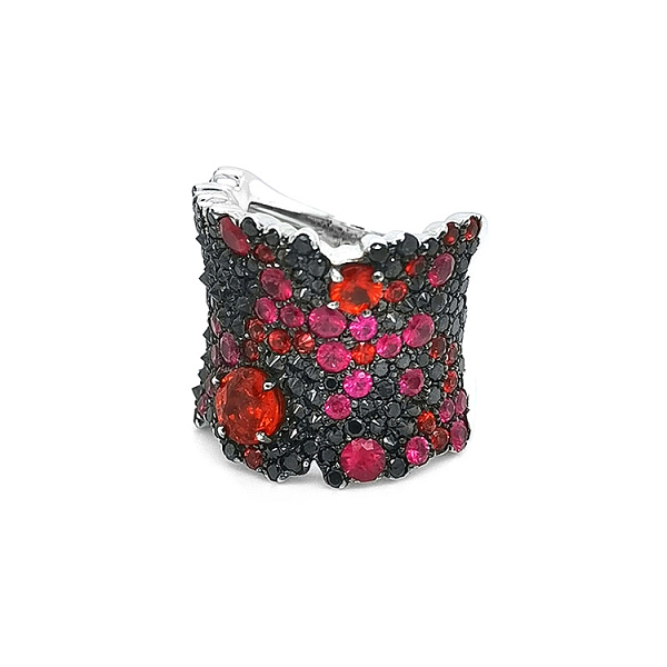 Nhẫn vàng đính ruby, spinel đỏ và kim cương đen