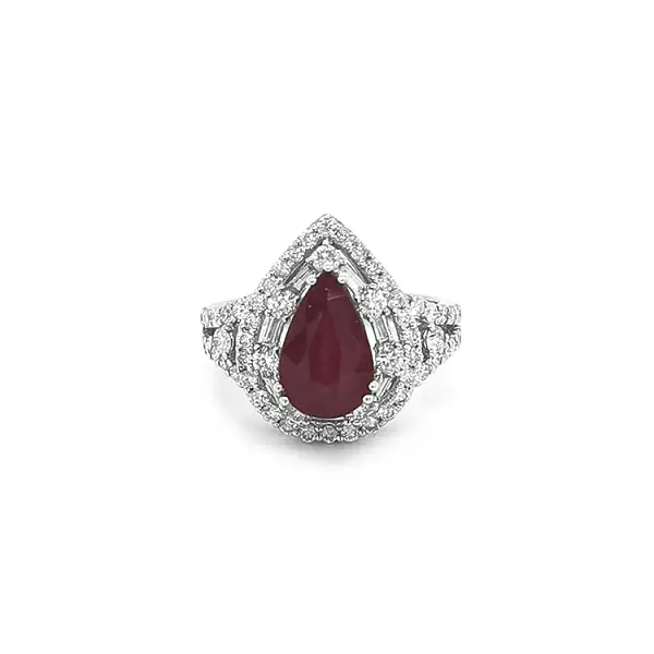Nhẫn vàng đính ruby và kim cương