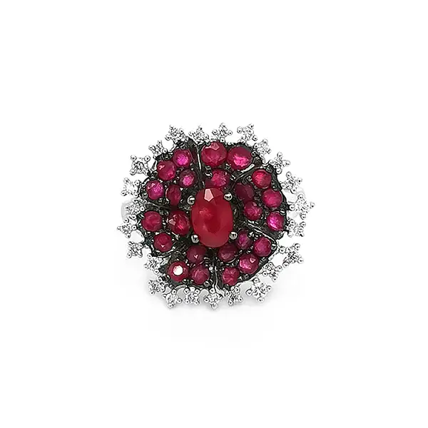 Nhẫn vàng đính ruby và kim cương