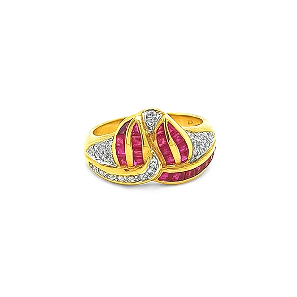 Nhẫn vàng đính ruby và kim cương