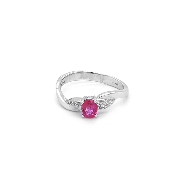 Nhẫn vàng đính ruby và kim cương