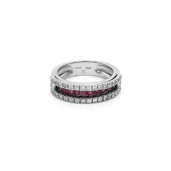 Nhẫn vàng đính ruby và kim cương