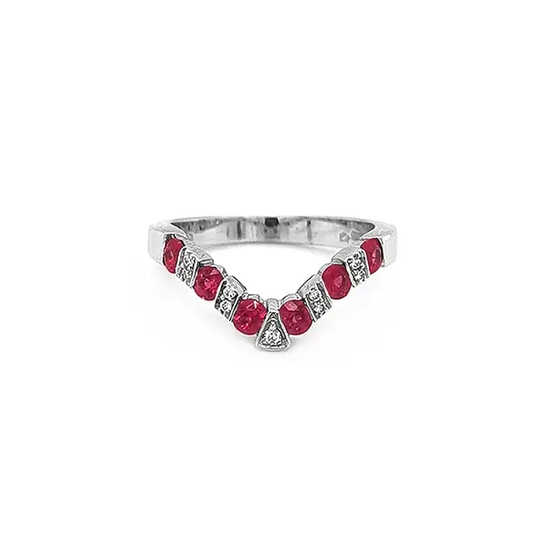 Nhẫn vàng đính ruby và kim cương