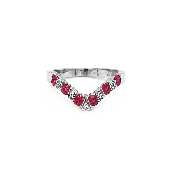 Nhẫn vàng đính ruby và kim cương