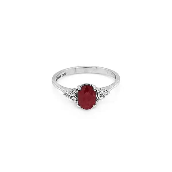 Nhẫn vàng đính ruby và kim cương