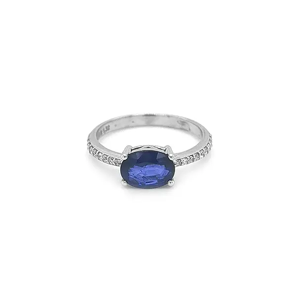 Nhẫn vàng đính sapphire và kim cương