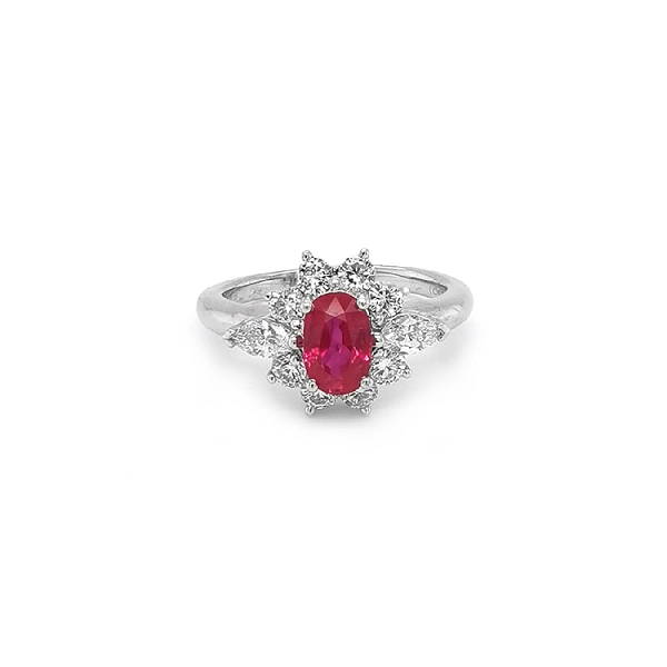 Nhẫn vàng đính ruby và kim cương