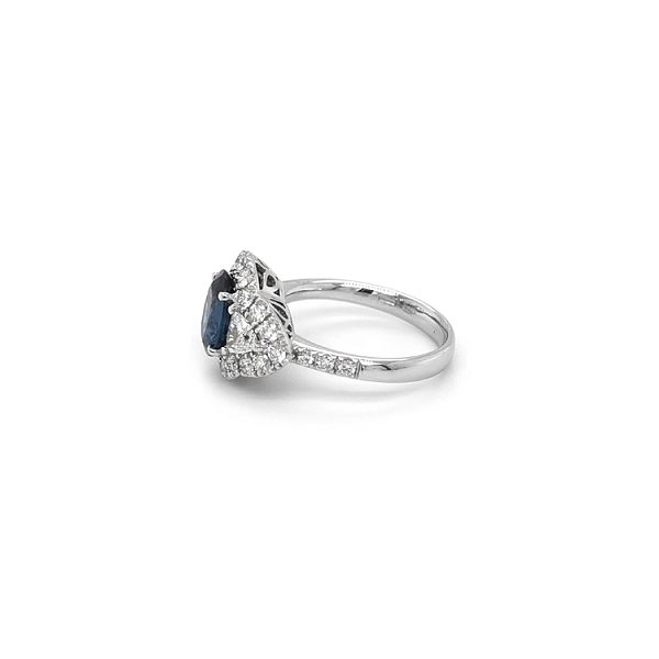 Nhẫn vàng đính sapphire và kim cương