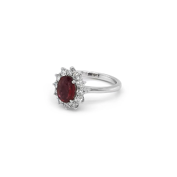 Nhẫn vàng đính ruby và kim cương