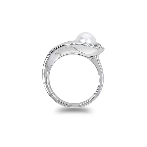 Nhẫn vàng tự nhiên với ngọc trai và kim cương