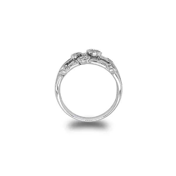 Nhẫn vàng đính kim cương