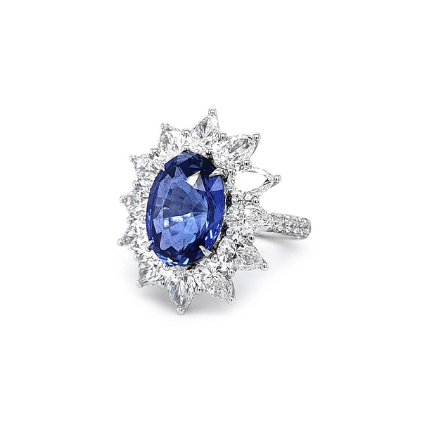 Nhẫn vàng đính sapphire và kim cương