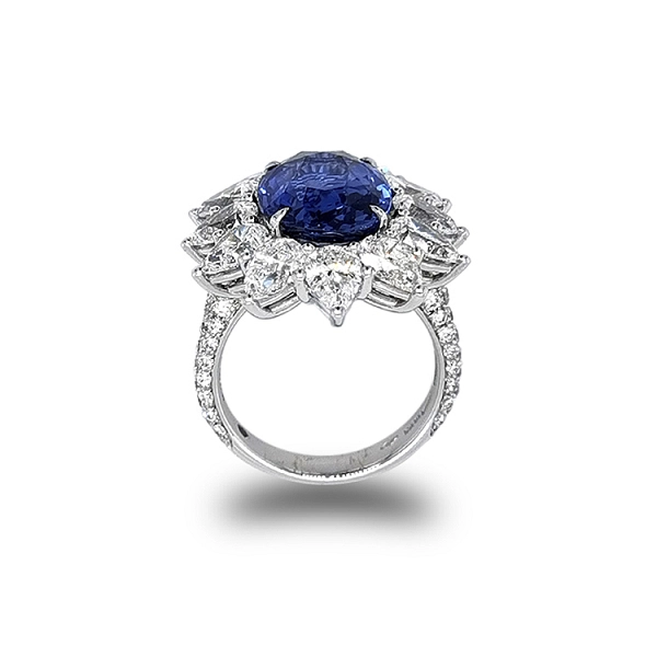 Nhẫn vàng đính sapphire và kim cương