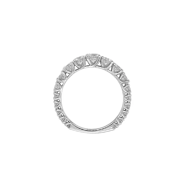 Nhẫn vàng đính kim cương