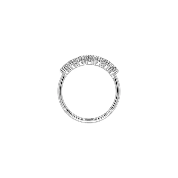 Nhẫn vàng đính kim cương