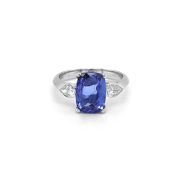 Nhẫn vàng đính Tanzanite và kim cương