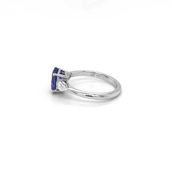 Nhẫn vàng đính Tanzanite và kim cương
