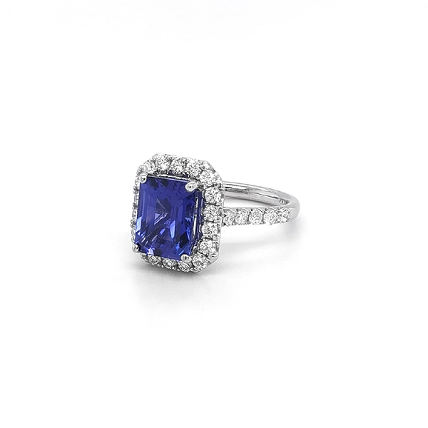 Nhẫn vàng đính Tanzanite và kim cương