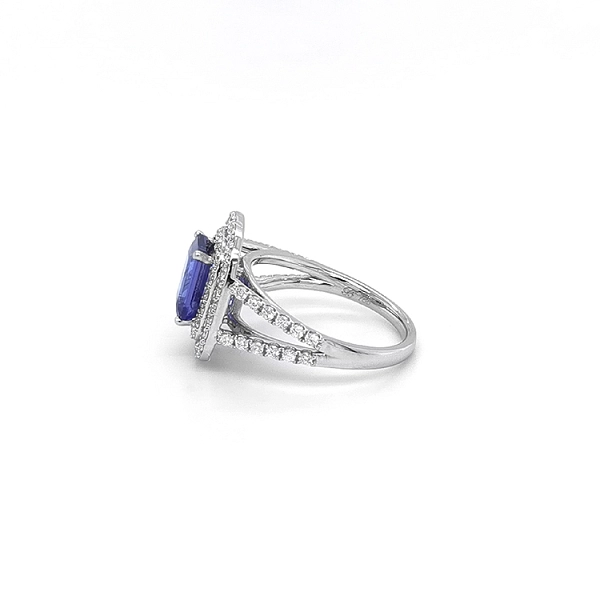 Nhẫn vàng đính Tanzanite và kim cương