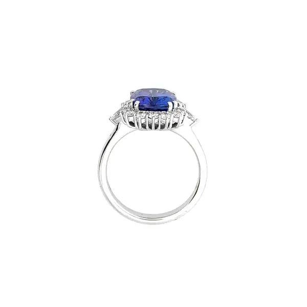 Nhẫn kim cương với đá Tanzanite