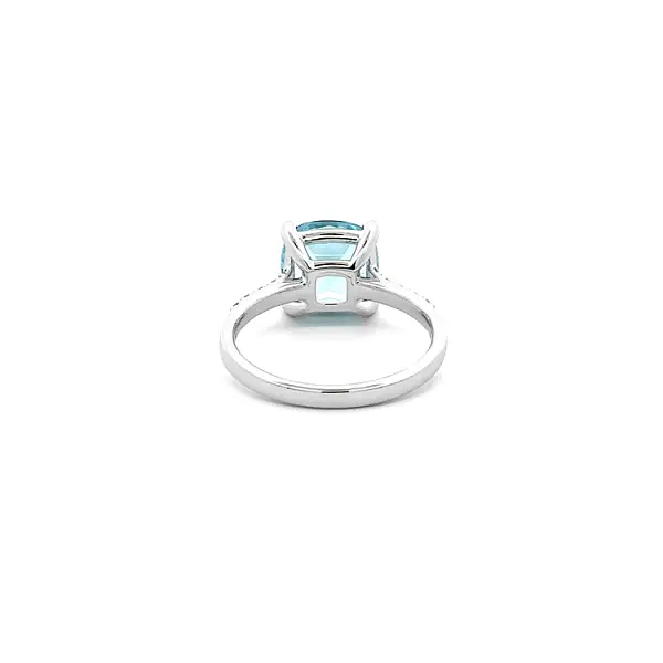 Nhẫn vàng đính topaz và kim cương