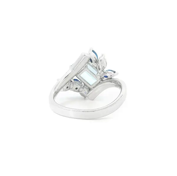 Nhẫn độc quyền với đá aquamarine, đá sapphire lấp lánh và kim cương