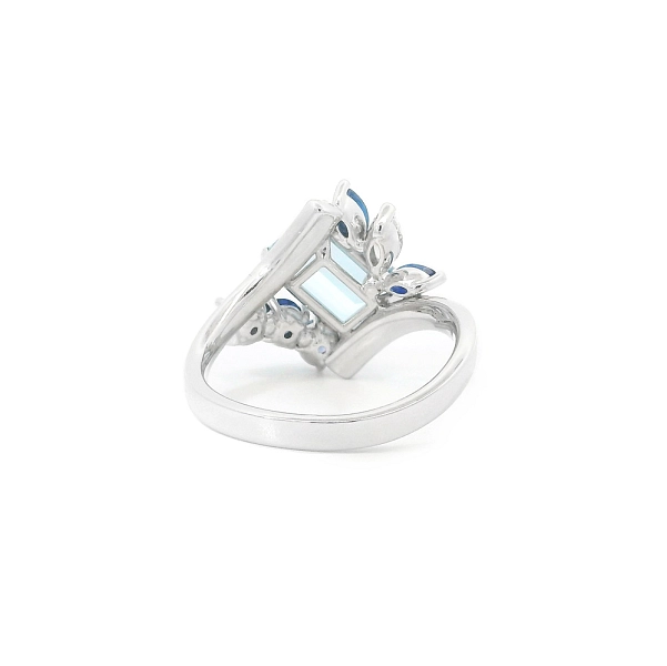 Nhẫn độc quyền với đá aquamarine, đá sapphire lấp lánh và kim cương