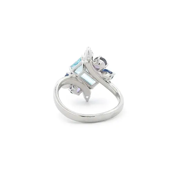 Nhẫn đính đá Aquamarine, Sapphire và Kim cương trong thiết kế sang trọng