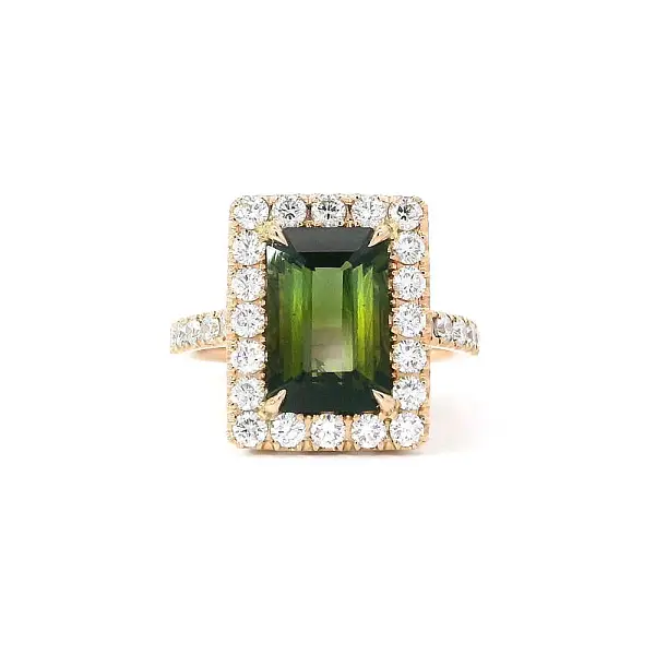 Vòng cổ tinh tế với ngọc lục bảo tự nhiên và kim cương