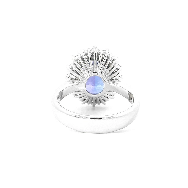 Nhẫn vàng trắng độc quyền với đá Tanzanite và kim cương lấp lánh
