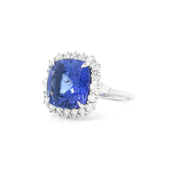 Blue Treasure - Nhẫn với Tanzanite và Kim cương sang trọng