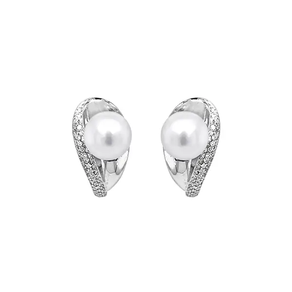 Vòng tai vàng với ngọc trai tự nhiên và kim cương