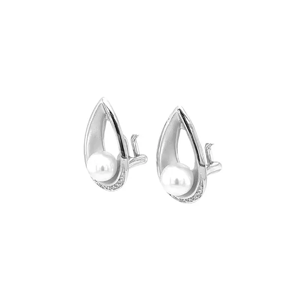 Vòng tai vàng với ngọc trai tự nhiên và kim cương