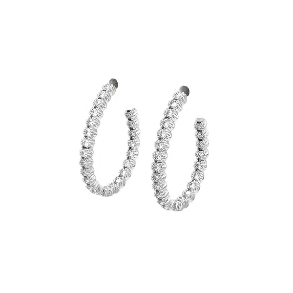 Vòng tai tròn bằng vàng đính kim cương