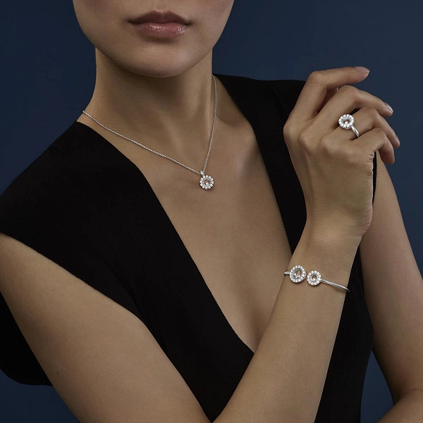 Vòng cổ Chopard Happy Diamonds bằng vàng 79A609-1001