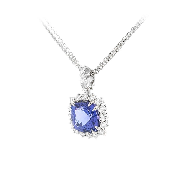 Vòng cổ với đá Tanzanite thiết kế halo, bao quanh bởi kim cương