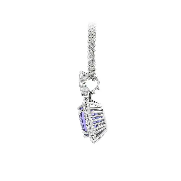 Vòng cổ với đá Tanzanite thiết kế halo, bao quanh bởi kim cương