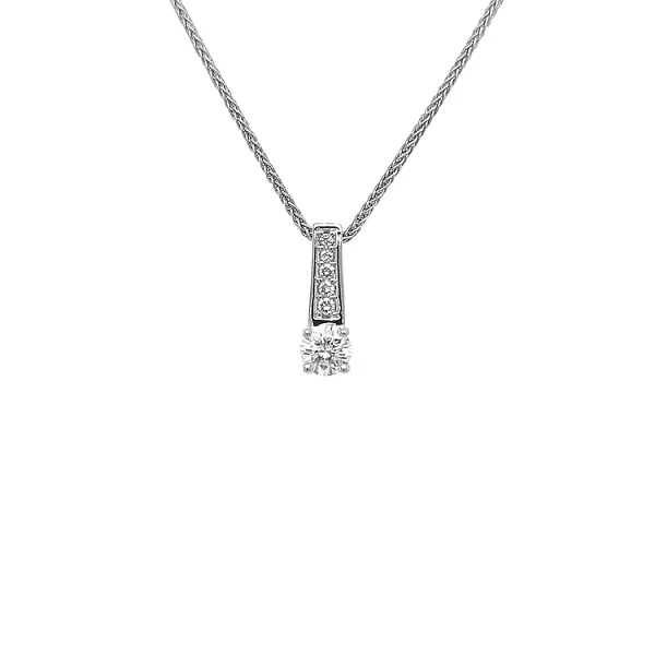 Mặt dây chuyền vàng đính kim cương