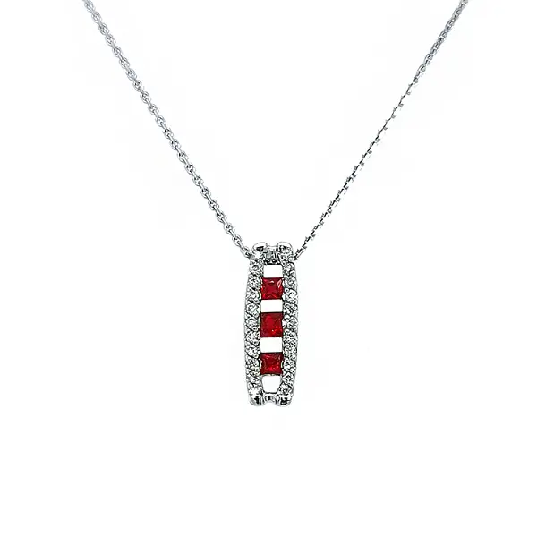 Mặt dây chuyền vàng đính ruby và kim cương