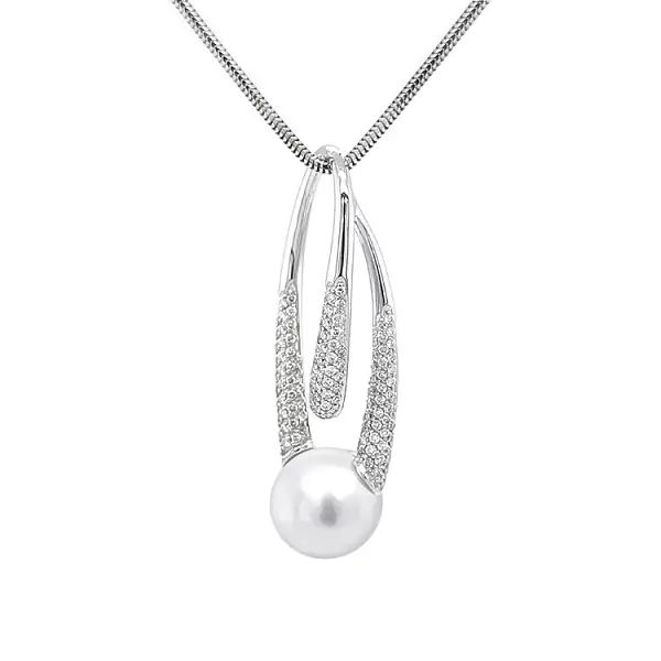 Mặt dây chuyền vàng với ngọc trai tự nhiên và kim cương