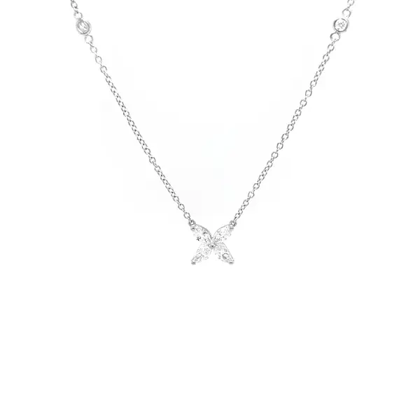 Mặt dây chuyền vàng đính kim cương