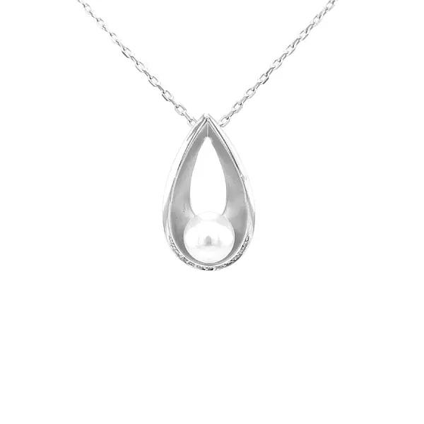 Mặt dây chuyền vàng với ngọc trai tự nhiên và kim cương