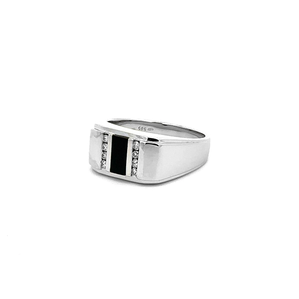 Nhẫn vàng đính ngọc onyx và kim cương