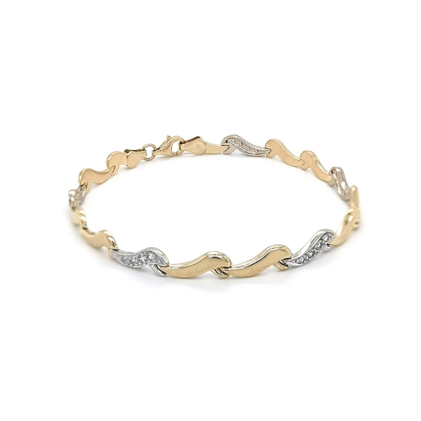 Vòng tay làm từ vàng kết hợp với zircon